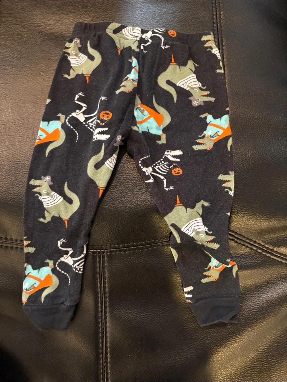 Carter’s 18M Halloween pajamas